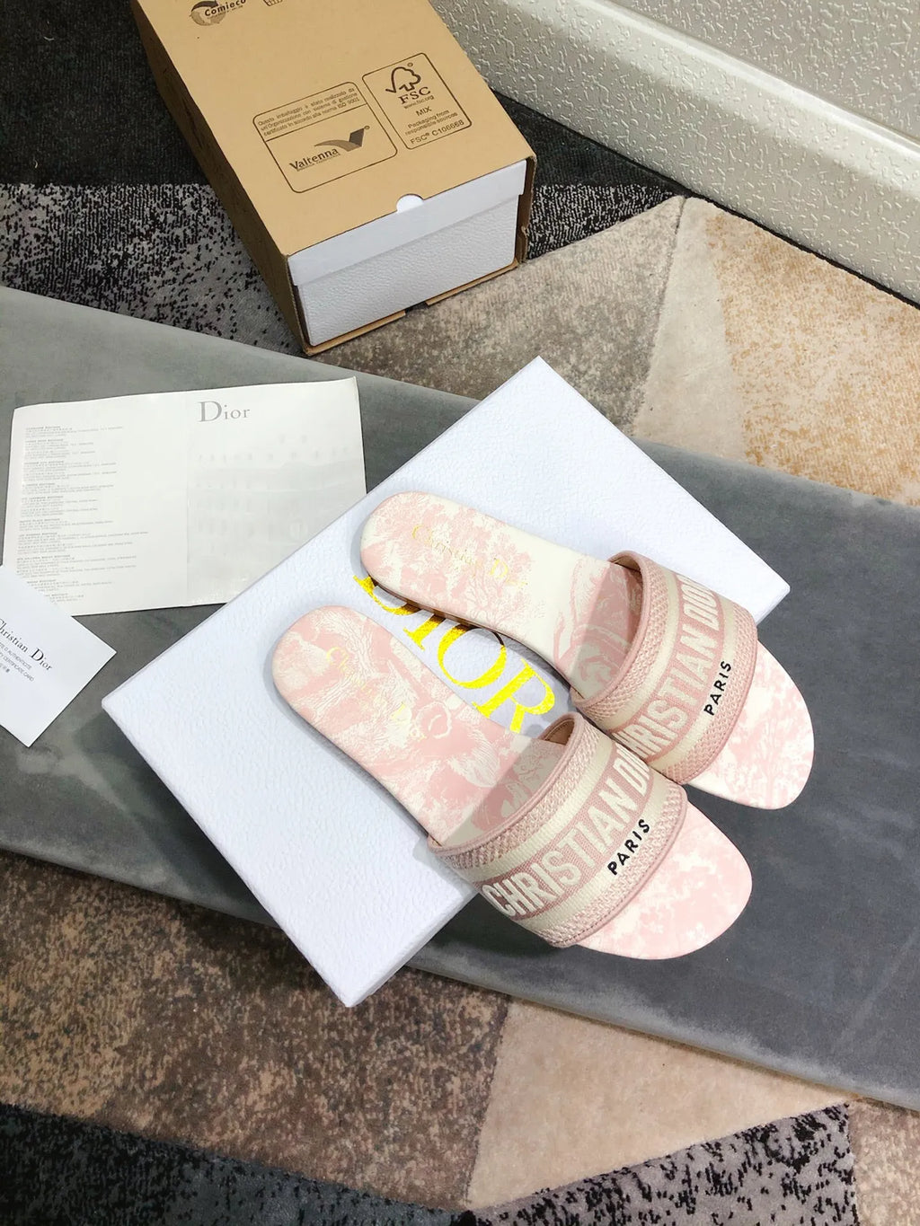 Women Slippers O9167