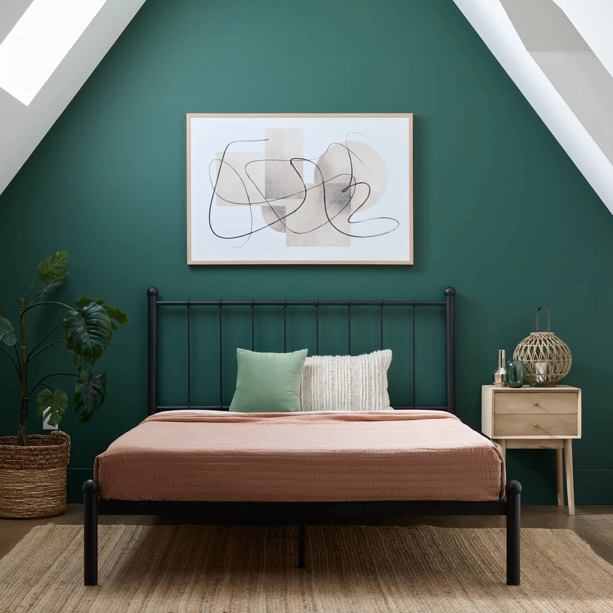 Black Metal Queen Platform Bed B54393