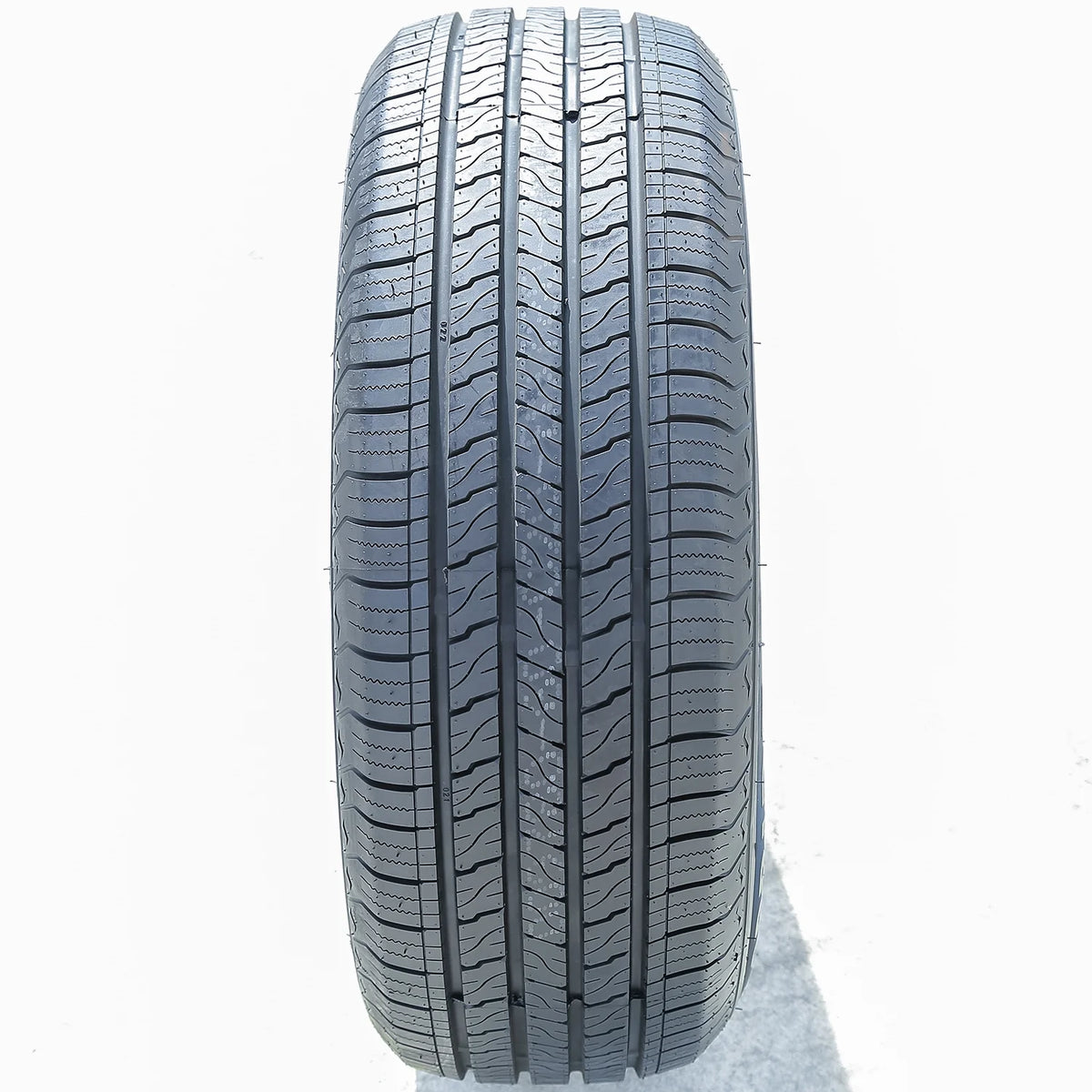 235/55R18 100V All Season Tire M709
