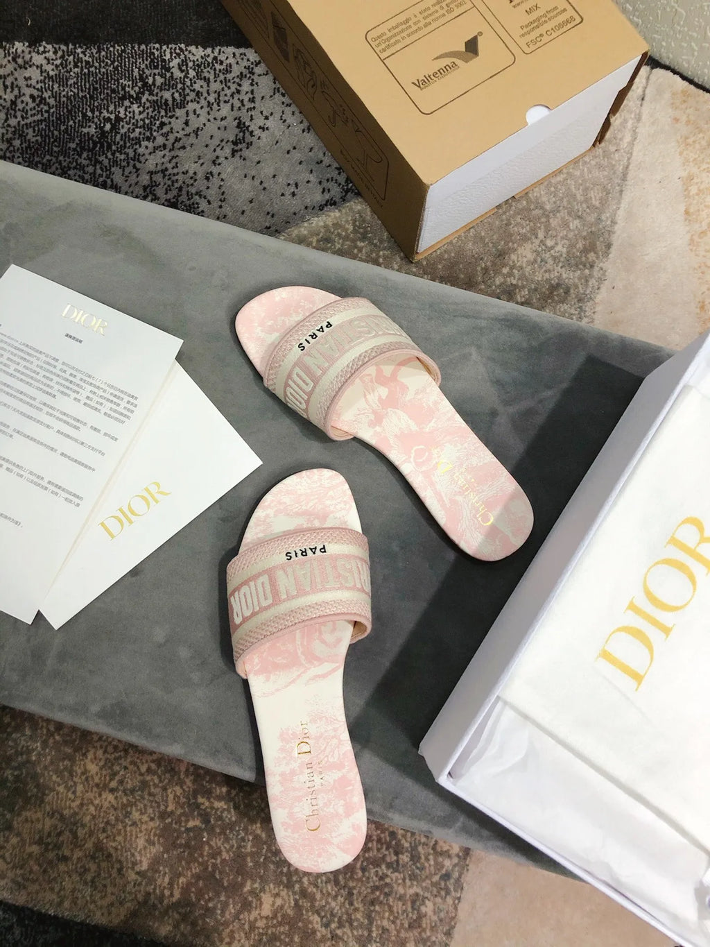 Women Slippers O9167