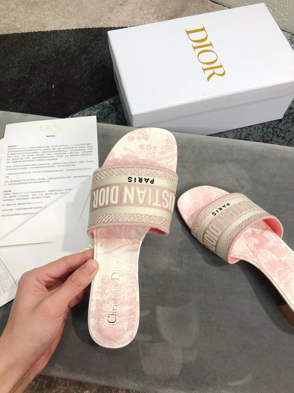 Women Slippers O9167