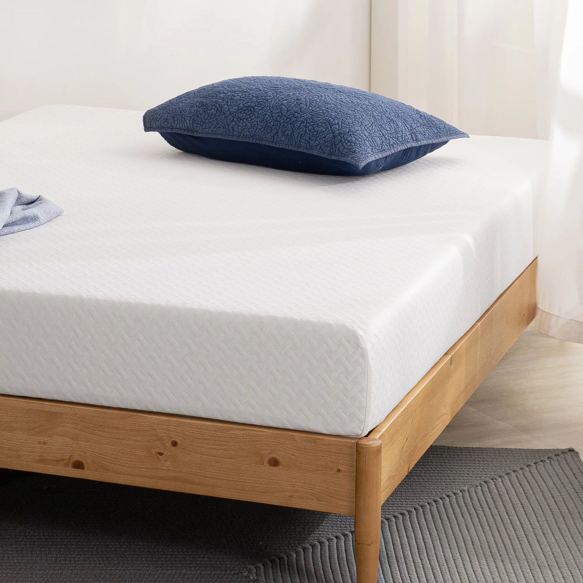 Queen Gel Memory Foam Mattress U1814