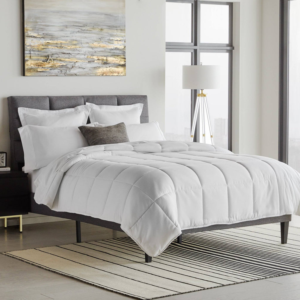 Oversized King Down Alternative Microfiber Comforter B6246