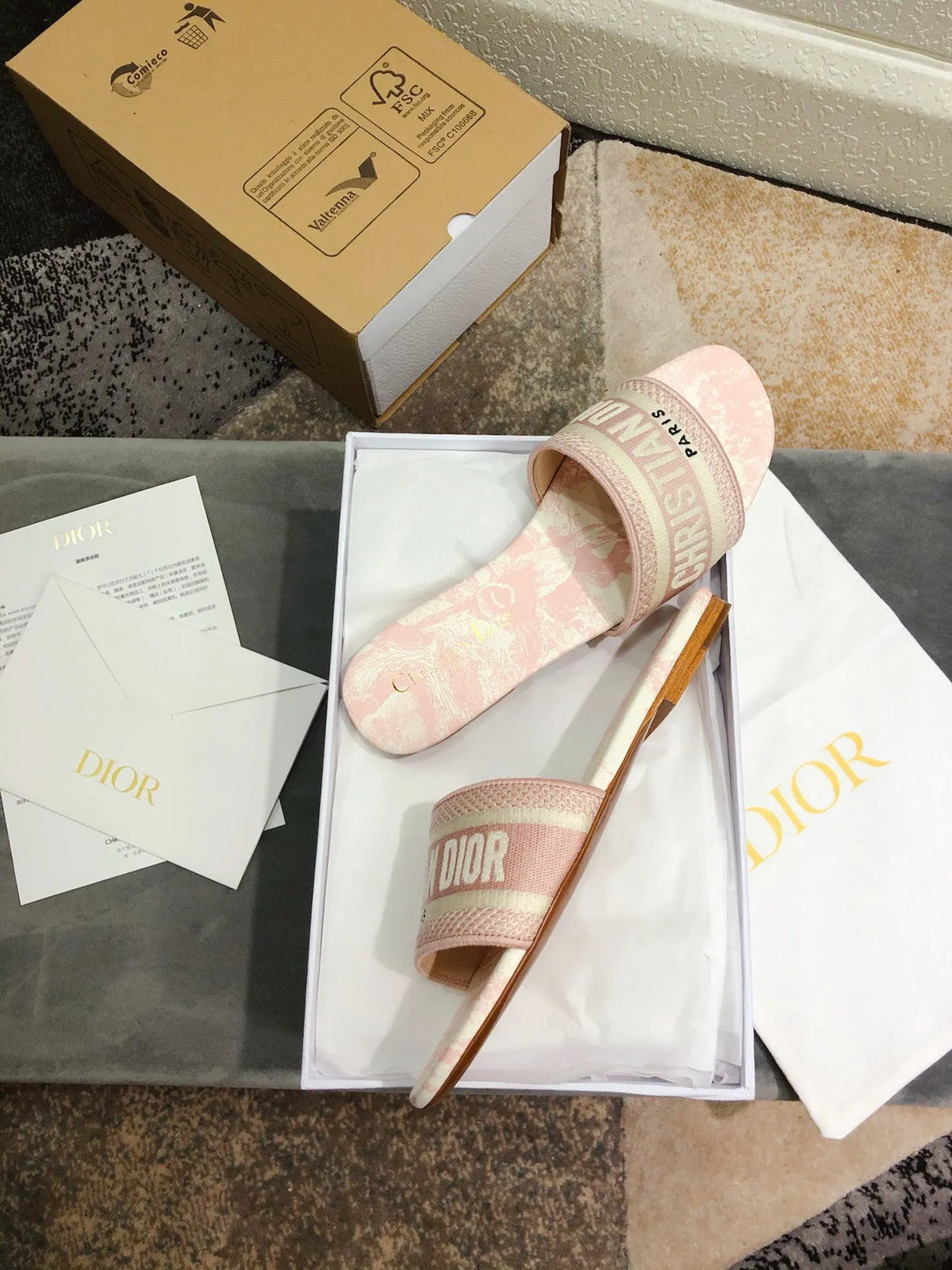 Women Slippers O9167