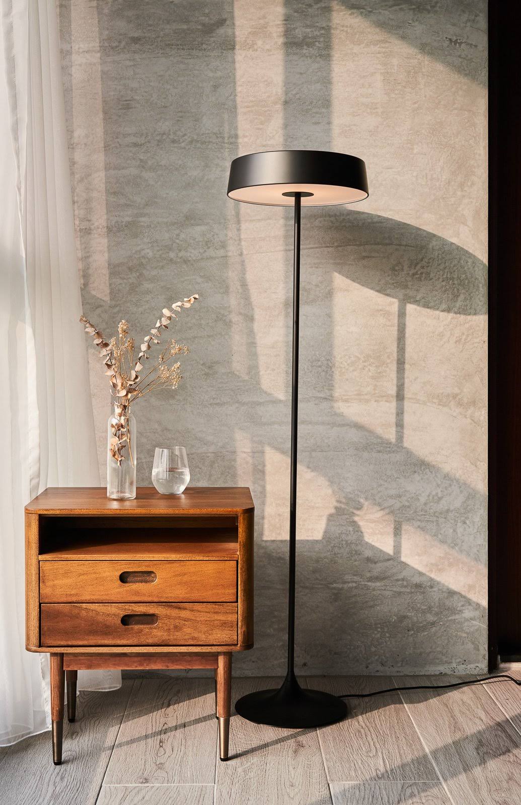 Matte Brass/Black LED Floor Lamp E300