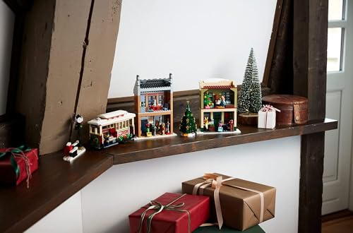 Holiday Main Street Building Set with 6 Minifigures V5070