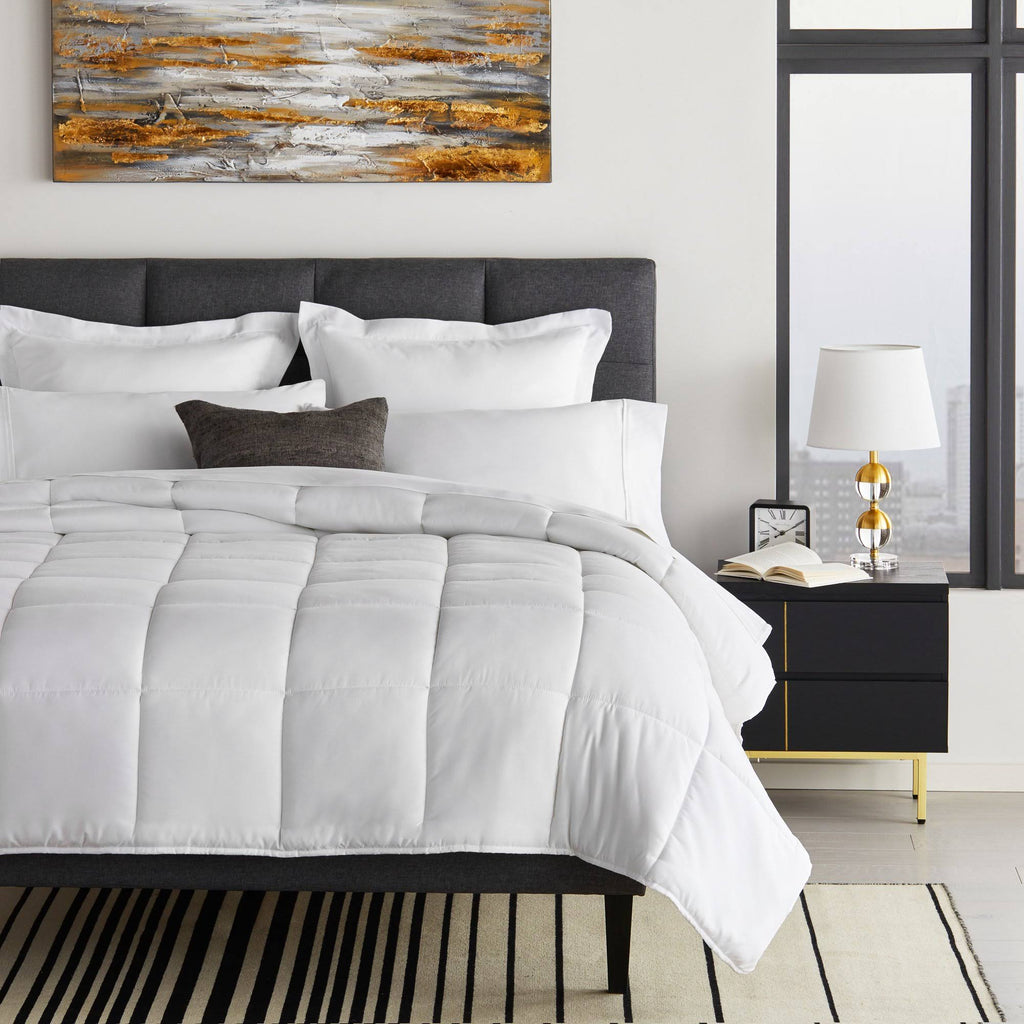 Oversized King Down Alternative Microfiber Comforter B6246
