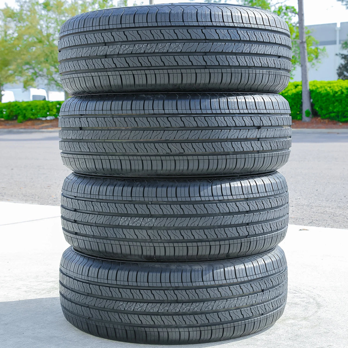 235/55R18 100V All Season Tire M709