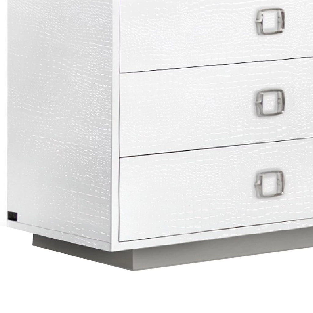 White 6 Drawer Dresser C72155
