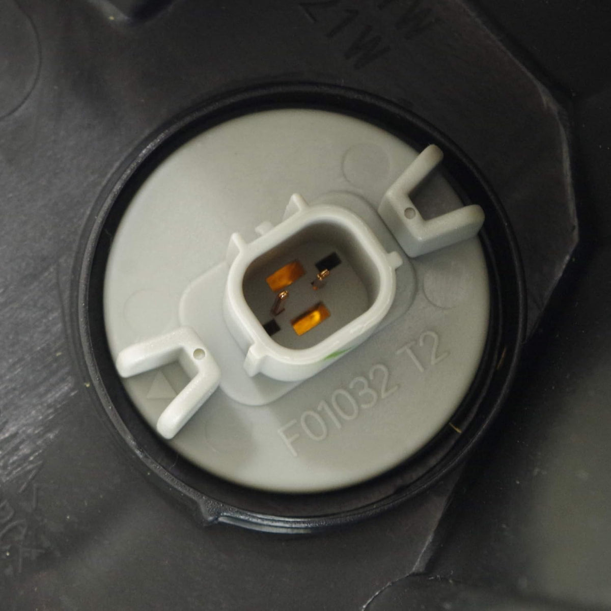 Halogen Headlight Assembly Black Z65870