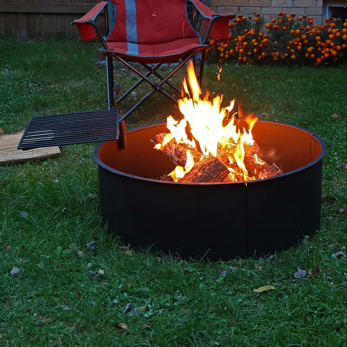 36 Inch Heavy Duty Steel Fire Pit with Cooking Grate and Fire Poker Y578