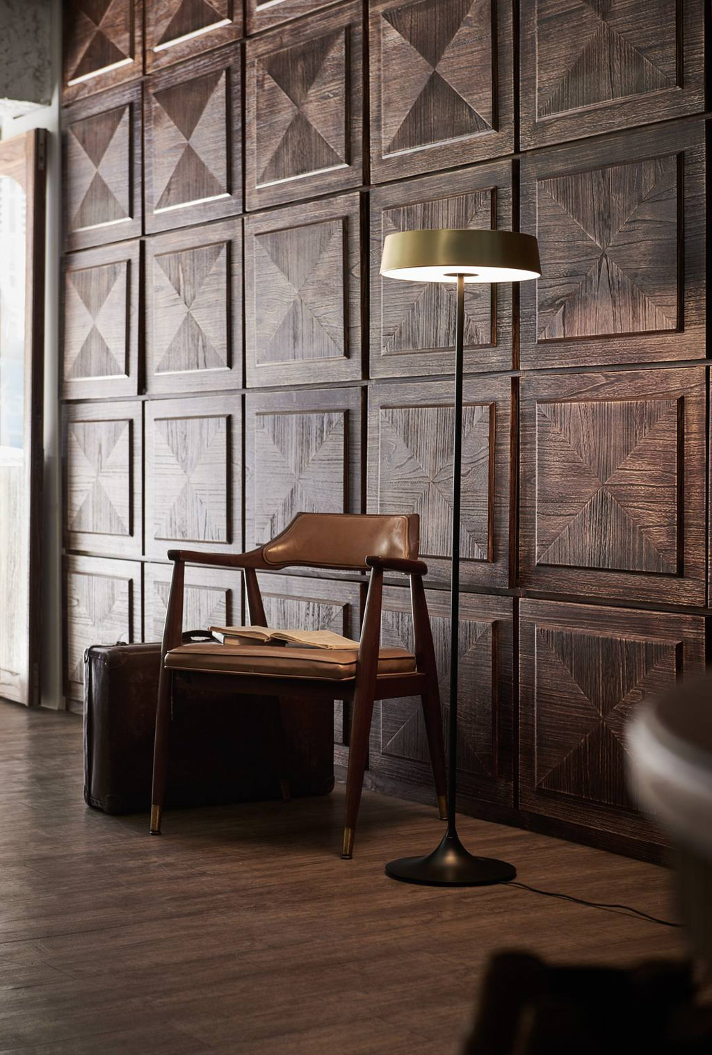 Matte Brass/Black LED Floor Lamp E300