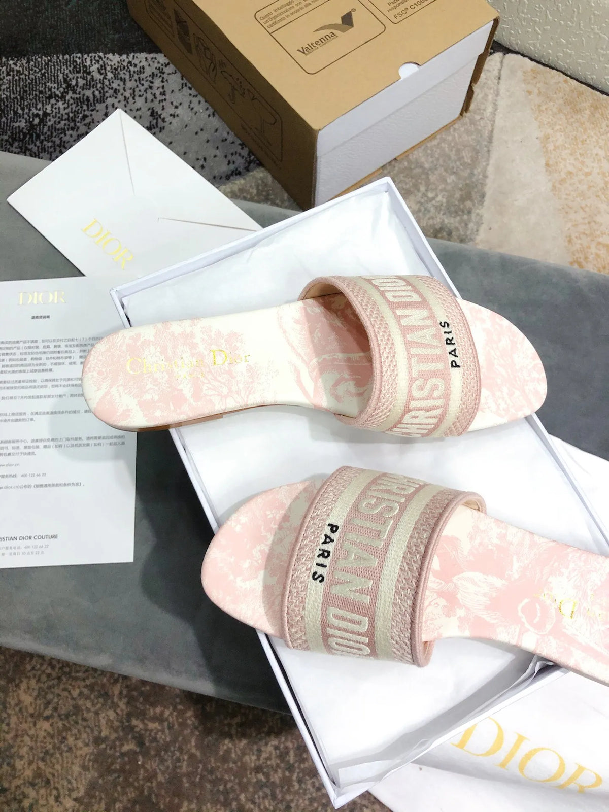 Women Slippers O9167