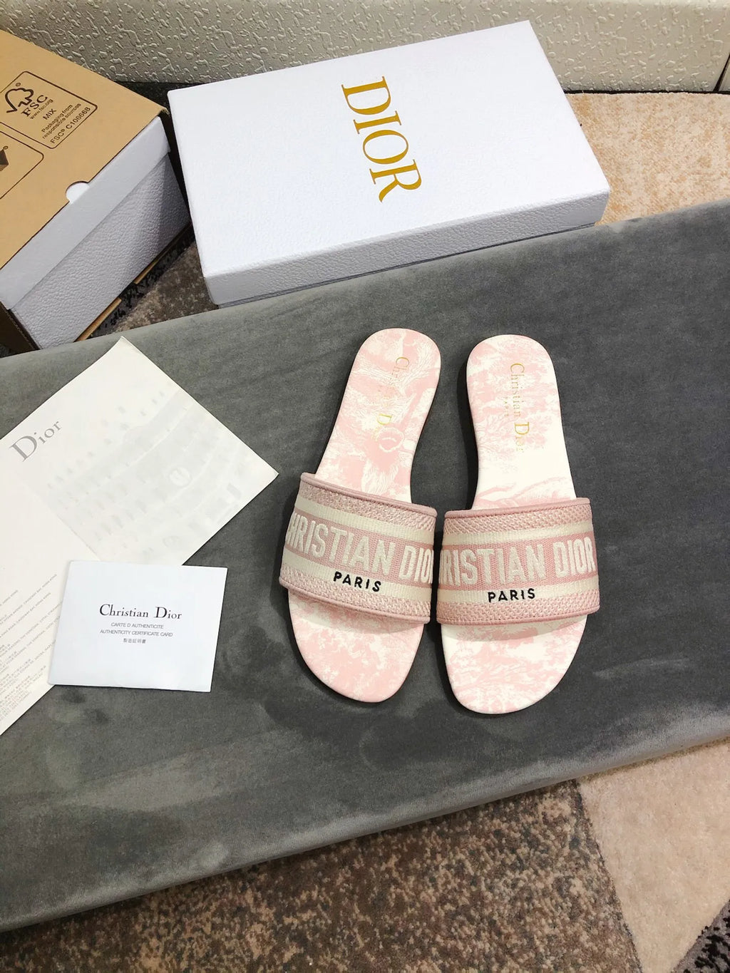 Women Slippers O9167