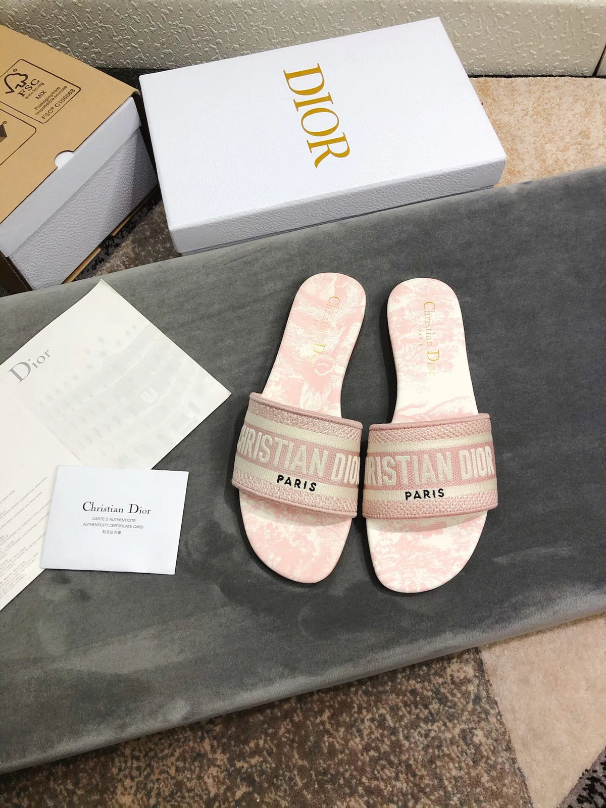 Women Slippers O9167